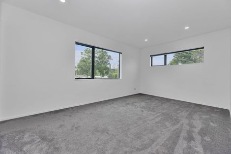 Photo of property in 18b Riverpark Crescent, Henderson, Auckland, 0610