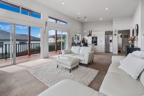 Photo of property in 1/9 Watea Road, Torbay, Auckland, 0630