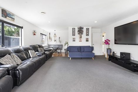 Photo of property in 61a Graham Avenue, Te Atatu Peninsula, Auckland, 0610
