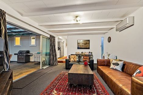 Photo of property in 25 Crompton Road, Massey, Auckland, 0614