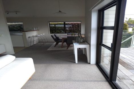 Photo of property in 1/13 Garadice Road, Rothesay Bay, Auckland, 0630