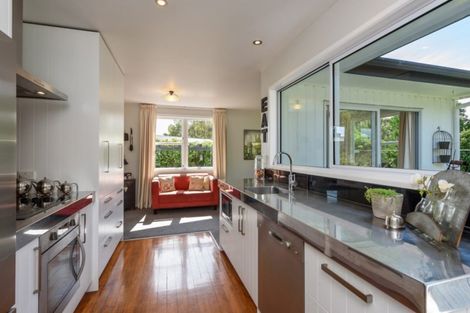 Photo of property in 30 Leinster Avenue, Raumati South, Paraparaumu, 5032