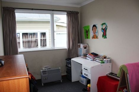 Photo of property in 212 Kaikorai Valley Road, Bradford, Dunedin, 9011