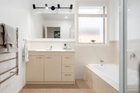 Photo of property in 48 Farringdon Avenue, Rototuna North, Hamilton, 3210