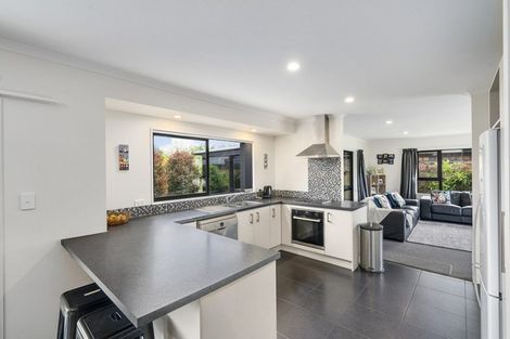 Photo of property in 22 Liberty Grove, Kelvin Grove, Palmerston North, 4414