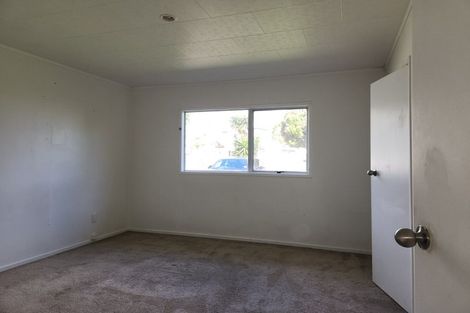 Photo of property in 11 Balwyn Place, Clendon Park, Auckland, 2103