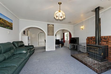 Photo of property in 97 Godley Road, Green Bay, Auckland, 0604