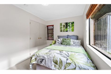 Photo of property in 2/5 Anne Road, Hillcrest, Auckland, 0627
