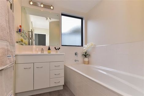 Photo of property in 43 Milson Drive, Papakura, 2110