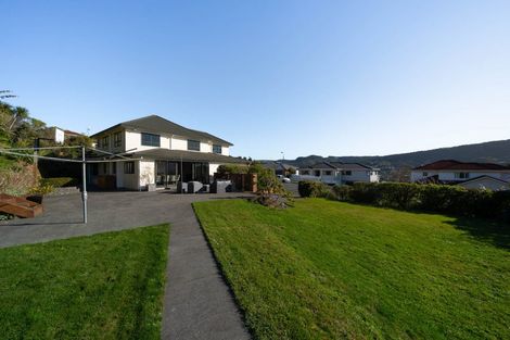Photo of property in 115 Woodman Drive, Tawa, Wellington, 5028