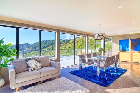 Photo of property in 20 Countess Close, Maupuia, Wellington, 6022