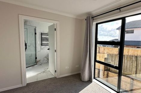 Photo of property in 17b Artesia Close, Shamrock Park, Auckland, 2016