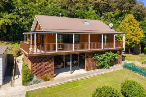 Photo of property in 1702 Queen Charlotte Drive, Linkwater, Picton, 7281