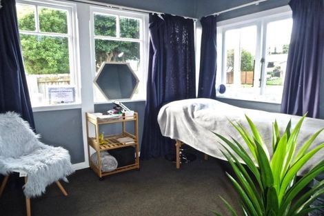 Photo of property in 10 Parakai Street, Paraparaumu, 5032