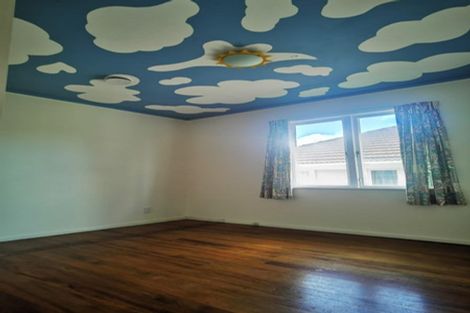 Photo of property in 14 Cron Avenue, Te Atatu South, Auckland, 0610