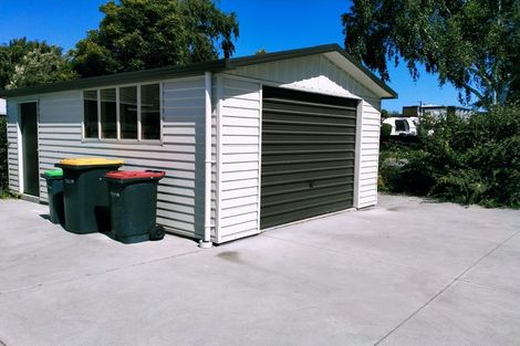 Photo of property in 422 Memorial Avenue, Burnside, Christchurch, 8053