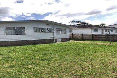 Photo of property in 47 Staverton Crescent, Mangere, Auckland, 2022
