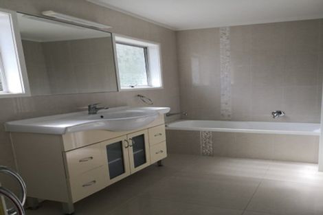 Photo of property in 2/527 Beach Road, Murrays Bay, Auckland, 0630