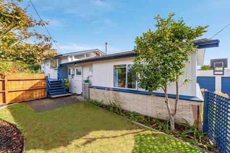 Photo of property in 4 Arrowsmith Avenue, Waipahihi, Taupo, 3330