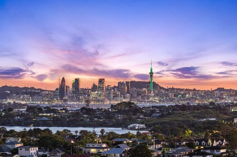 Photo of property in 21a Castor Bay Road, Castor Bay, Auckland, 0620