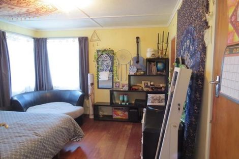 Photo of property in 25 Drake Street, Vogeltown, New Plymouth, 4310