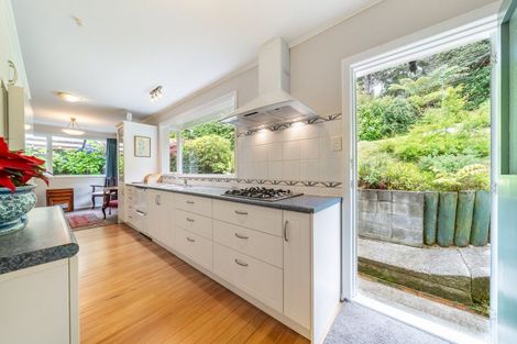 Photo of property in 39 Blue Mountains Road, Silverstream, Upper Hutt, 5019