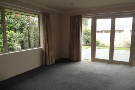 Photo of property in 6 Len Hale Place, Parklands, Christchurch, 8083