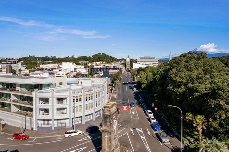 Photo of property in 1e Queen Street, New Plymouth, 4310
