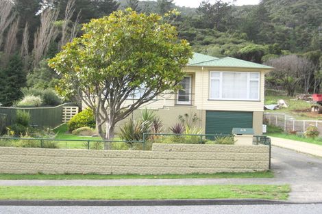 Photo of property in 65 Horoeka Street, Stokes Valley, Lower Hutt, 5019