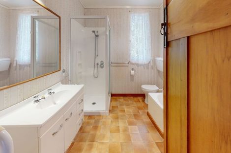 Photo of property in 28 Peakes Road, Saint Johns Hill, Whanganui, 4501