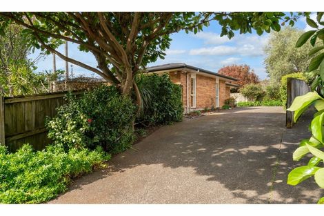 Photo of property in 36 Kohanga Road, Mangere Bridge, Auckland, 2022