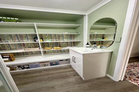 Photo of property in 10 Battersby Avenue, Mount Roskill, Auckland, 1041