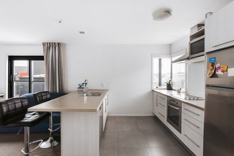 Photo of property in 2-06/424 Maunganui Road, Mount Maunganui, 3116