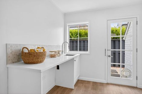 Photo of property in 2/15 Saltburn Road, Milford, Auckland, 0620