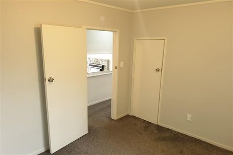 Photo of property in 92 Te Atatu Road, Te Atatu South, Auckland, 0610