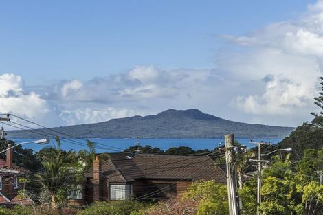 Photo of property in 128 Beach Road, Castor Bay, Auckland, 0620