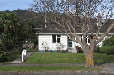 Photo of property in 45-47 Gibson Crescent, Naenae, Lower Hutt, 5011