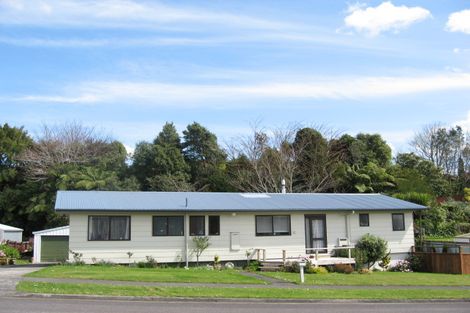 Photo of property in 10 Winstone Place, Highlands Park, New Plymouth, 4312