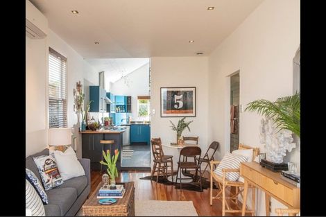 Photo of property in 28 View Road, Houghton Bay, Wellington, 6023