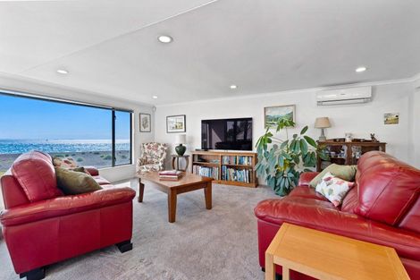 Photo of property in 2 North Terrace, Westshore, Napier, 4110