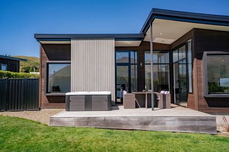 Photo of property in 25 Matipo Street, Wanaka, 9305