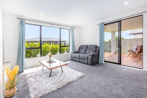 Photo of property in 12 Teiaroa Street, Waikanae, 5036
