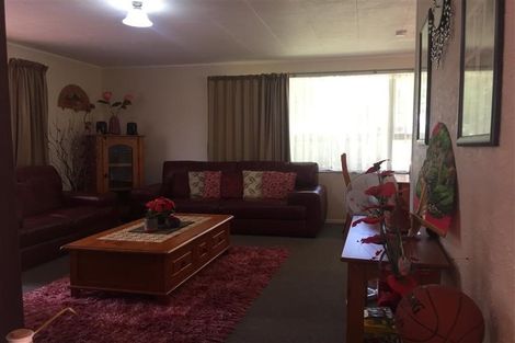 Photo of property in 9 Claverdon Drive, Massey, Auckland, 0614