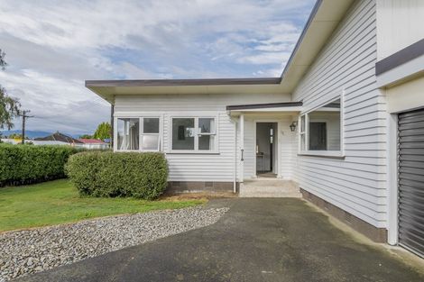 Photo of property in 81 Queenwood Road, Levin, 5510