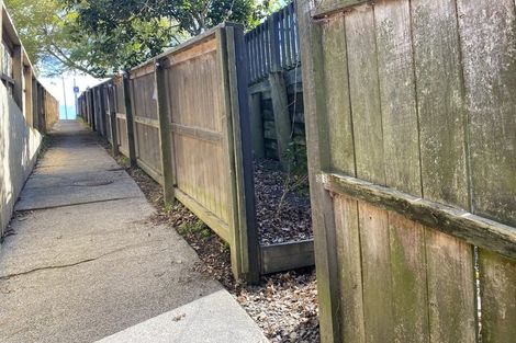 Photo of property in 12 Toi Toi Place, Northcote, Auckland, 0627