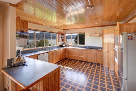 Photo of property in 22 Bayne Terrace, Macandrew Bay, Dunedin, 9014