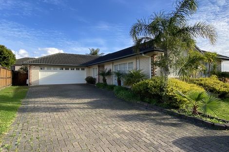 Photo of property in 52 Delmont Close, East Tamaki Heights, Auckland, 2016