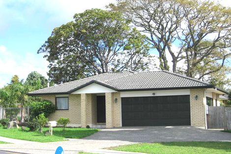 Photo of property in 2 Summerland Drive, Henderson, Auckland, 0612