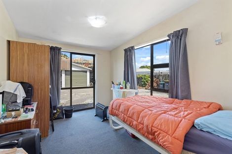 Photo of property in 24 Grassmere Street, Papanui, Christchurch, 8052