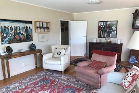 Photo of property in 1/15a Stanley Point Road, Stanley Point, Auckland, 0624